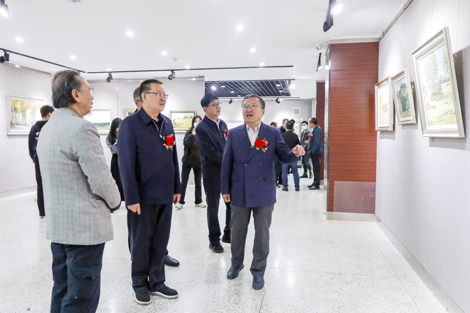 陈永祥教授美术作品邀请展在校艺术馆开幕